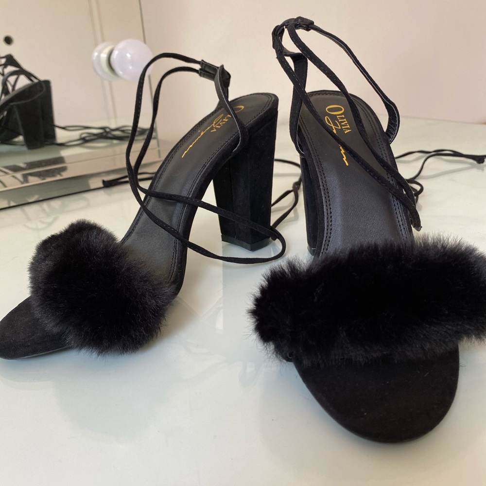 Black heel sandals with faux fur detail